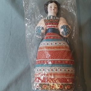 Avon American Heirloom Pin Cushion Doll